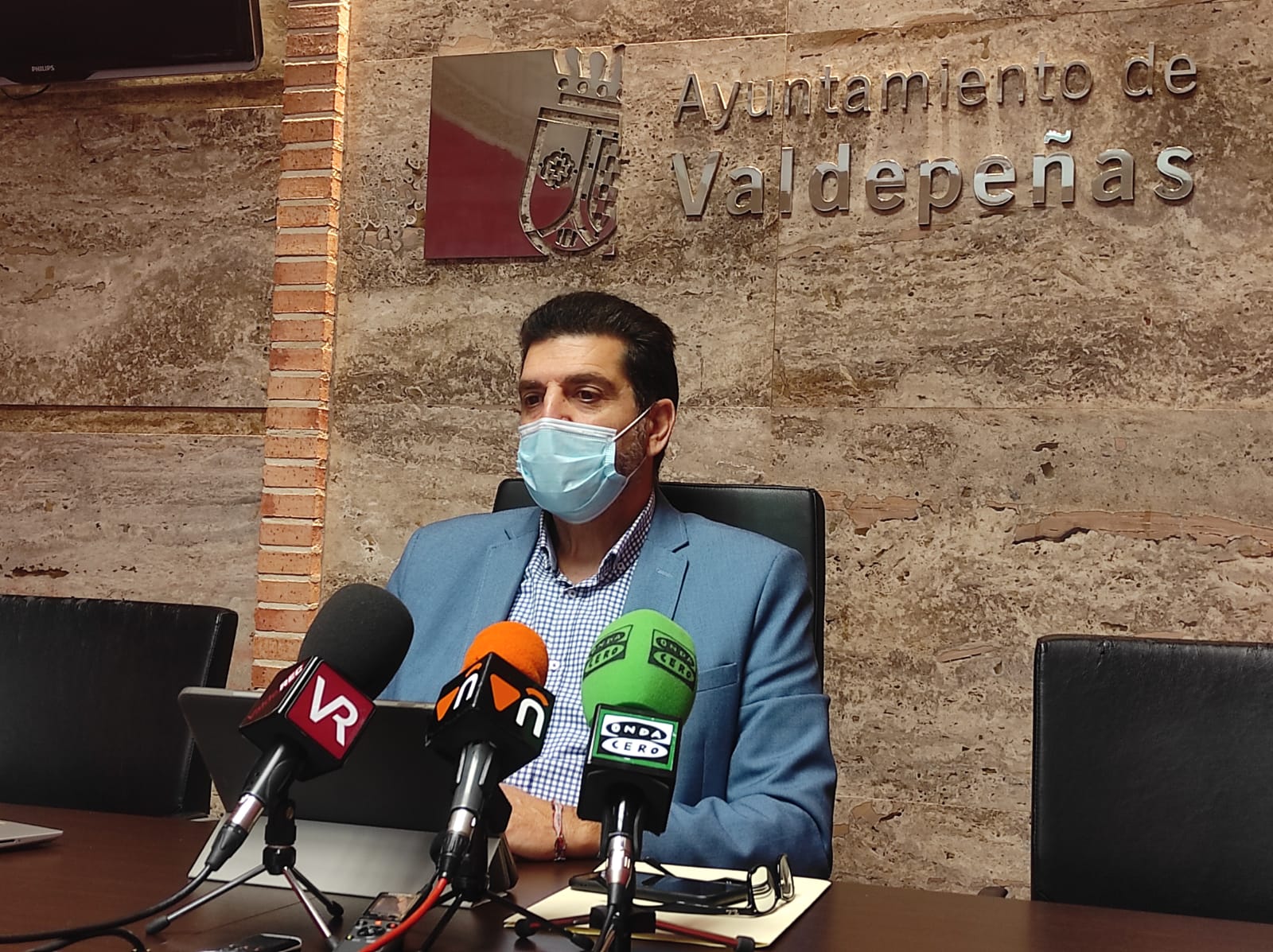 Miembros del Gobierno municipal confían que la autovía del IV Centenario acabe por llegar hasta Valdepeñas Miembros del Gobierno municipal confían que la autovía del IV Centenario acabe por llegar hasta Valdepeñas