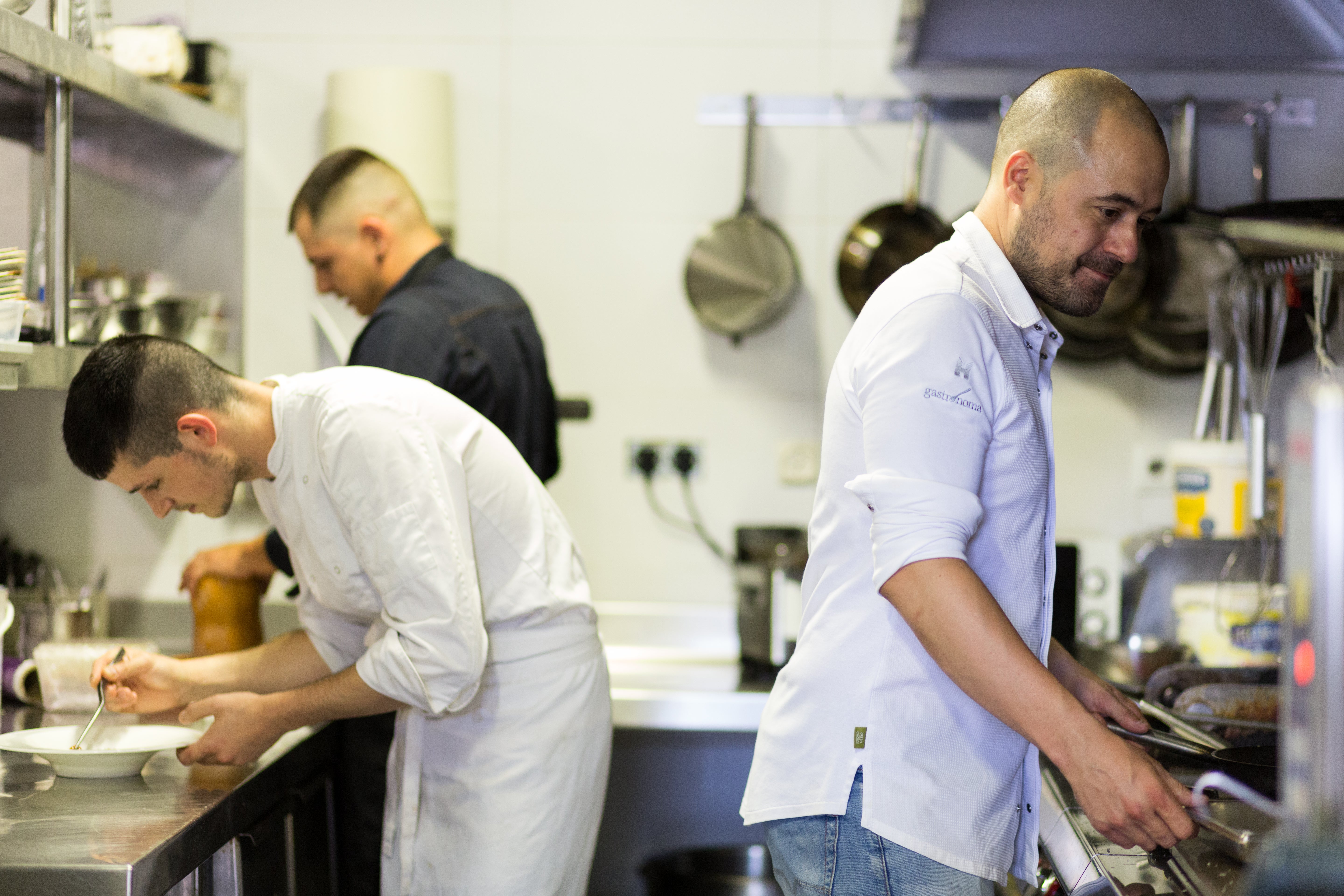 Aprende a cocinar unos chipirones rellenos con Nacho Romero Aprende a cocinar unos chipirones rellenos con Nacho Romero