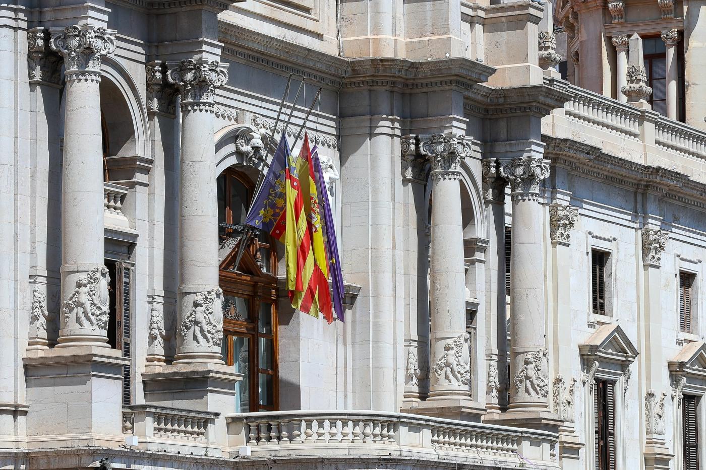 La Defensora del Mayor se reúne con el Ayuntamiento de València para retomar la atención sin cita previa La Defensora del Mayor se reúne con el Ayuntamiento de València para retomar la atención sin cita previa