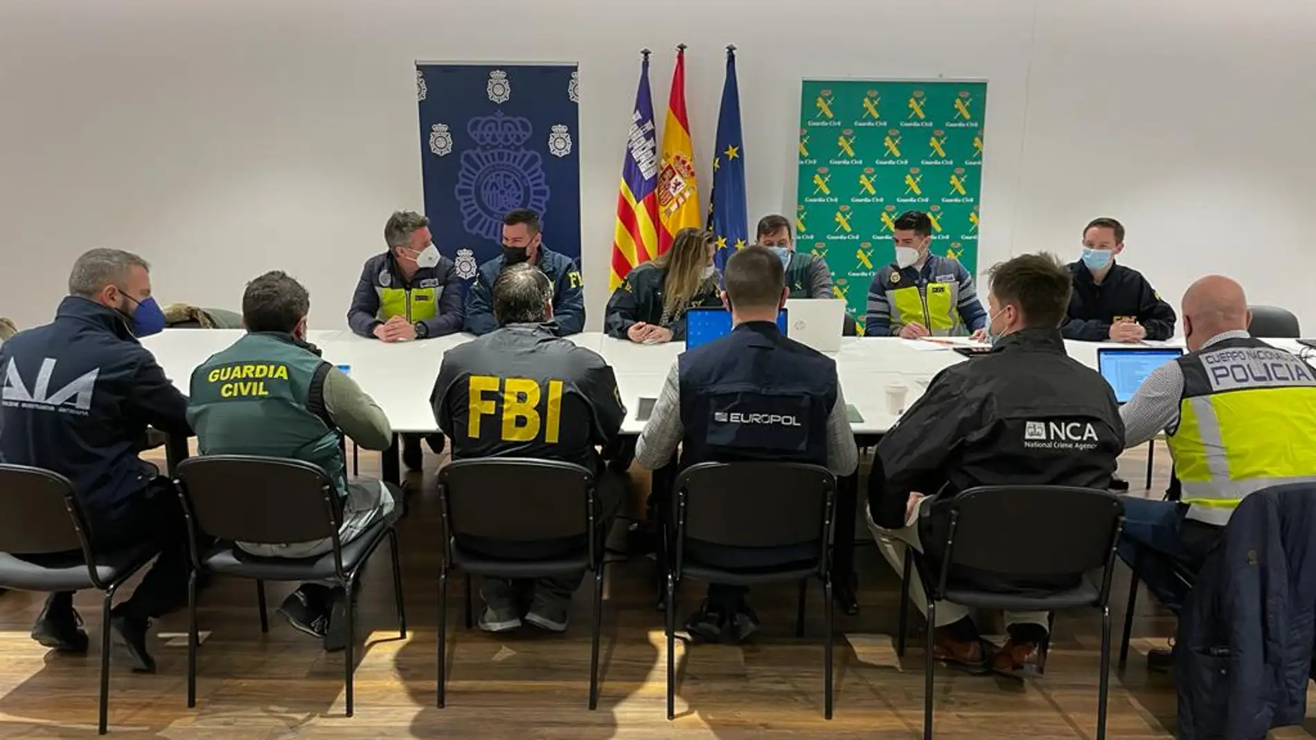 Agentes de EUROPOL, EUROJUST, el FBI, la NCA, la Guardia Civil y la Policía Nacional han coordinado la 'Operación Casino', en la que se ha desarticulado una organización albanesa que traficaba con droga y blanqueaba el dinero desde Baleares.