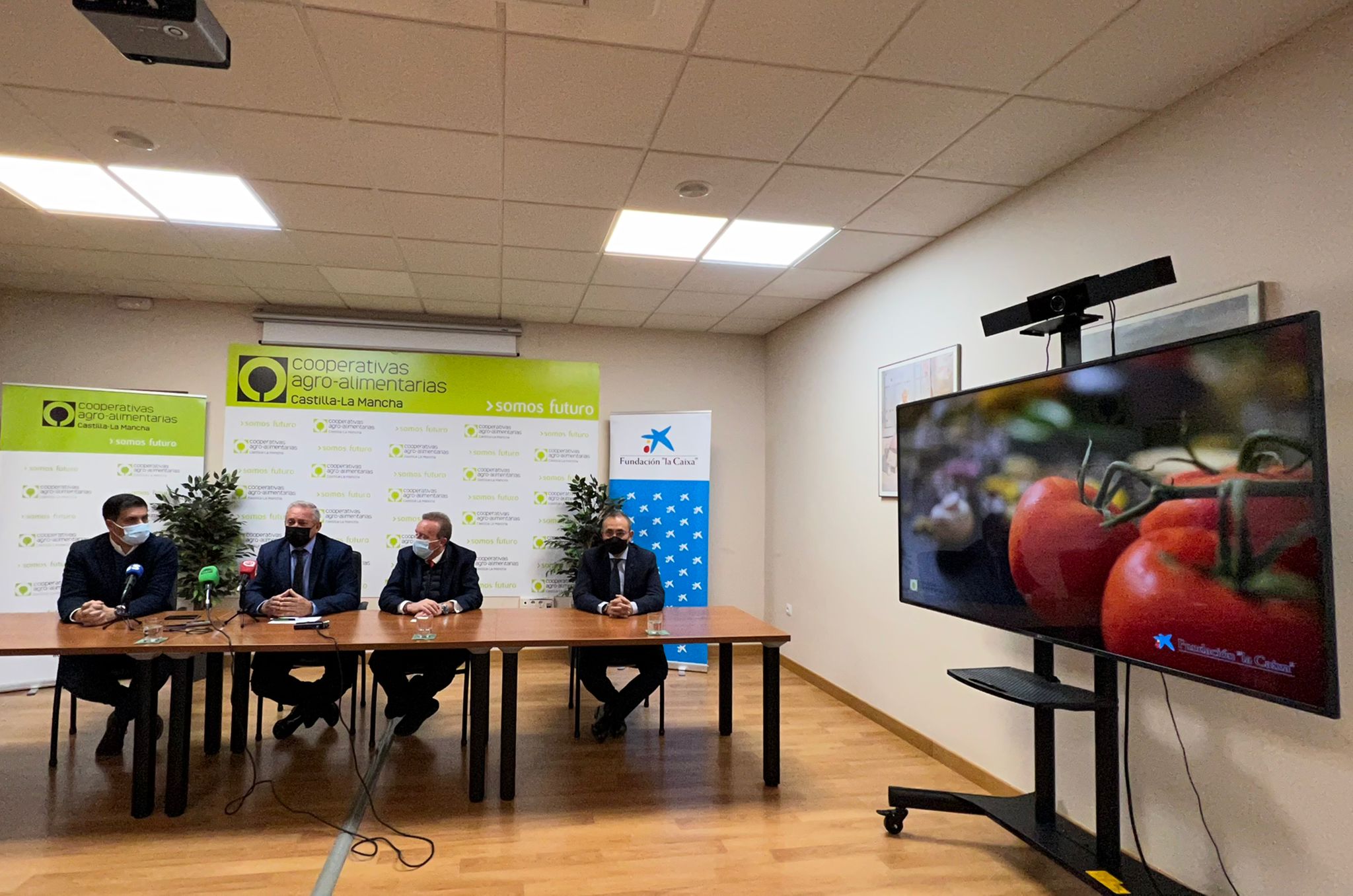 Cooperativas Agroalimentarias y Fundación la Caixa "juntos por una alimentación saludable" Cooperativas Agroalimentarias y Fundación la Caixa "juntos por una alimentación saludable"