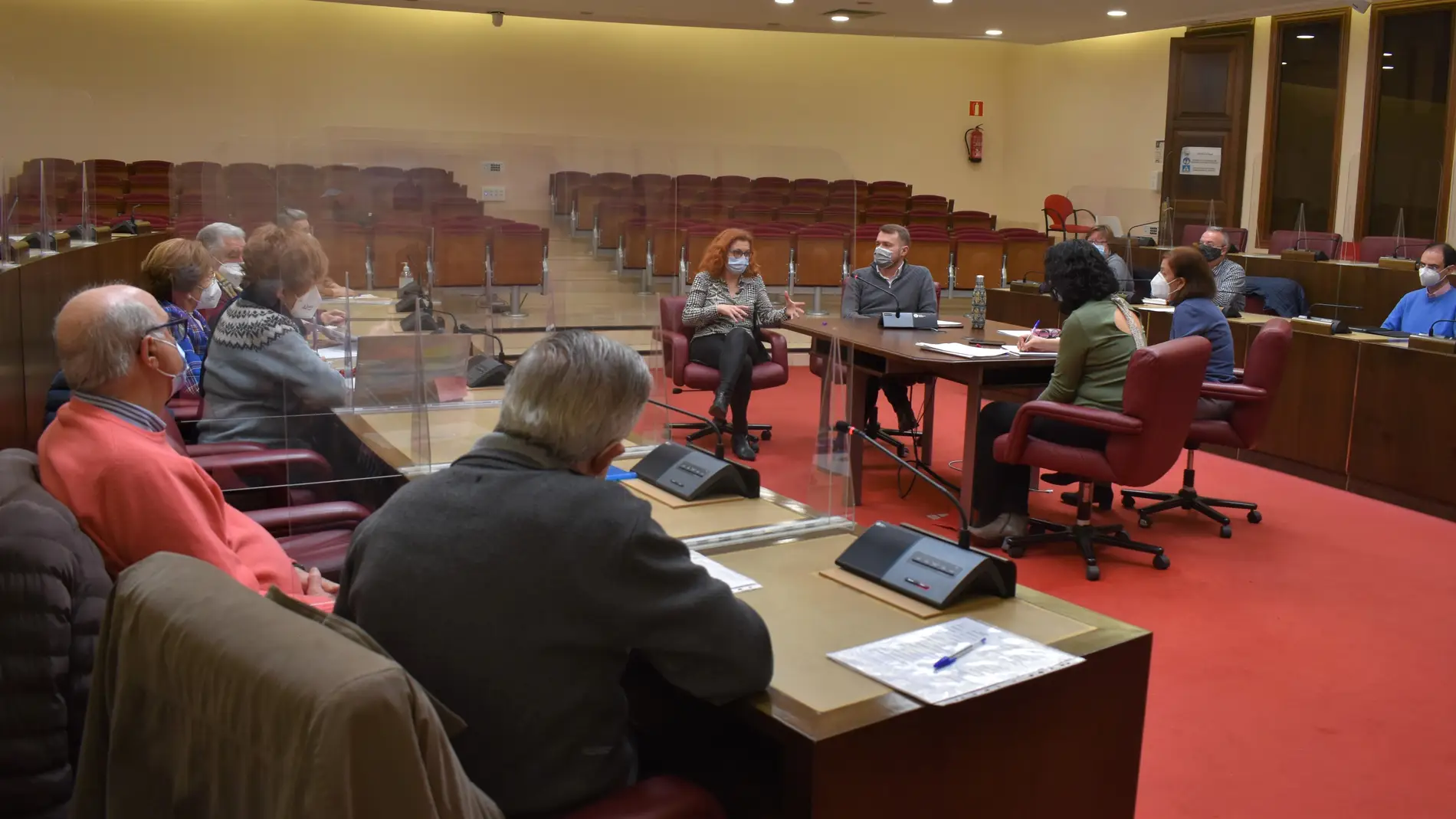 Formación digital en servicios bancarios a las personas mayores desde el Ayuntamiento de Albacete