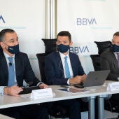Los responsables de BBVA durante la presentación del informe de situación de la Comunitat Valenciana