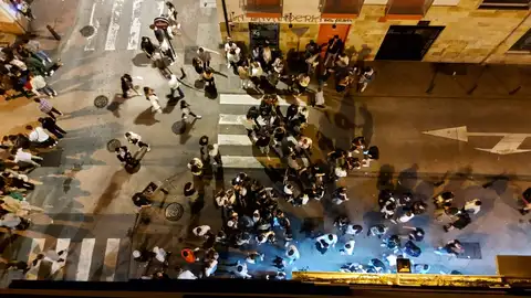 Movida y ruído en el Orzán Los vecinos piden una solución ya