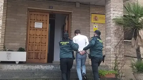 Detenido en Alcañiz al presunto autor de un delito de robo con violencia Detenido en Alcañiz al presunto autor de un delito de robo con violencia