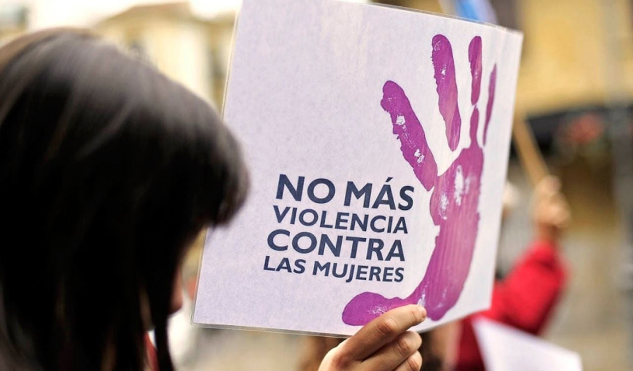 Elena, víctima de violencia de género: "Era mi príncipe azul pero pasó de las agresiones verbales a las físicas" Elena, víctima de violencia de género: "Era mi príncipe azul pero pasó de las agresiones verbales a las físicas"