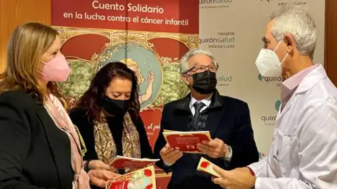 Quirónsalud Infanta Luisa acoge la presentación y entrega de un libro para ayudar a los niños con cáncer en buenas manos