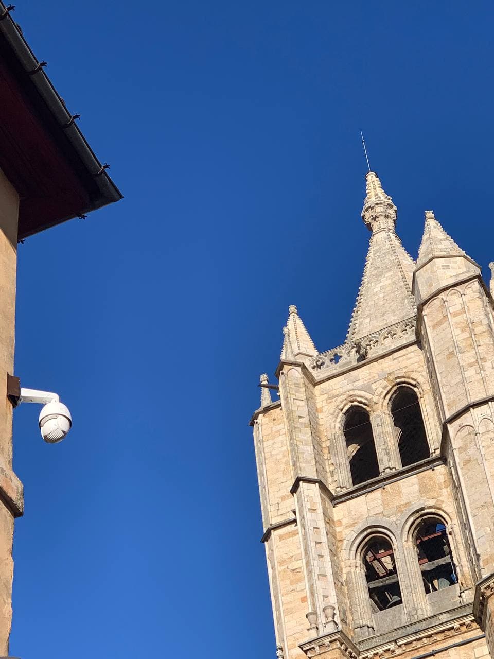 León renueva las cámaras de vigilancia del casco histórico León renueva las cámaras de vigilancia del casco histórico