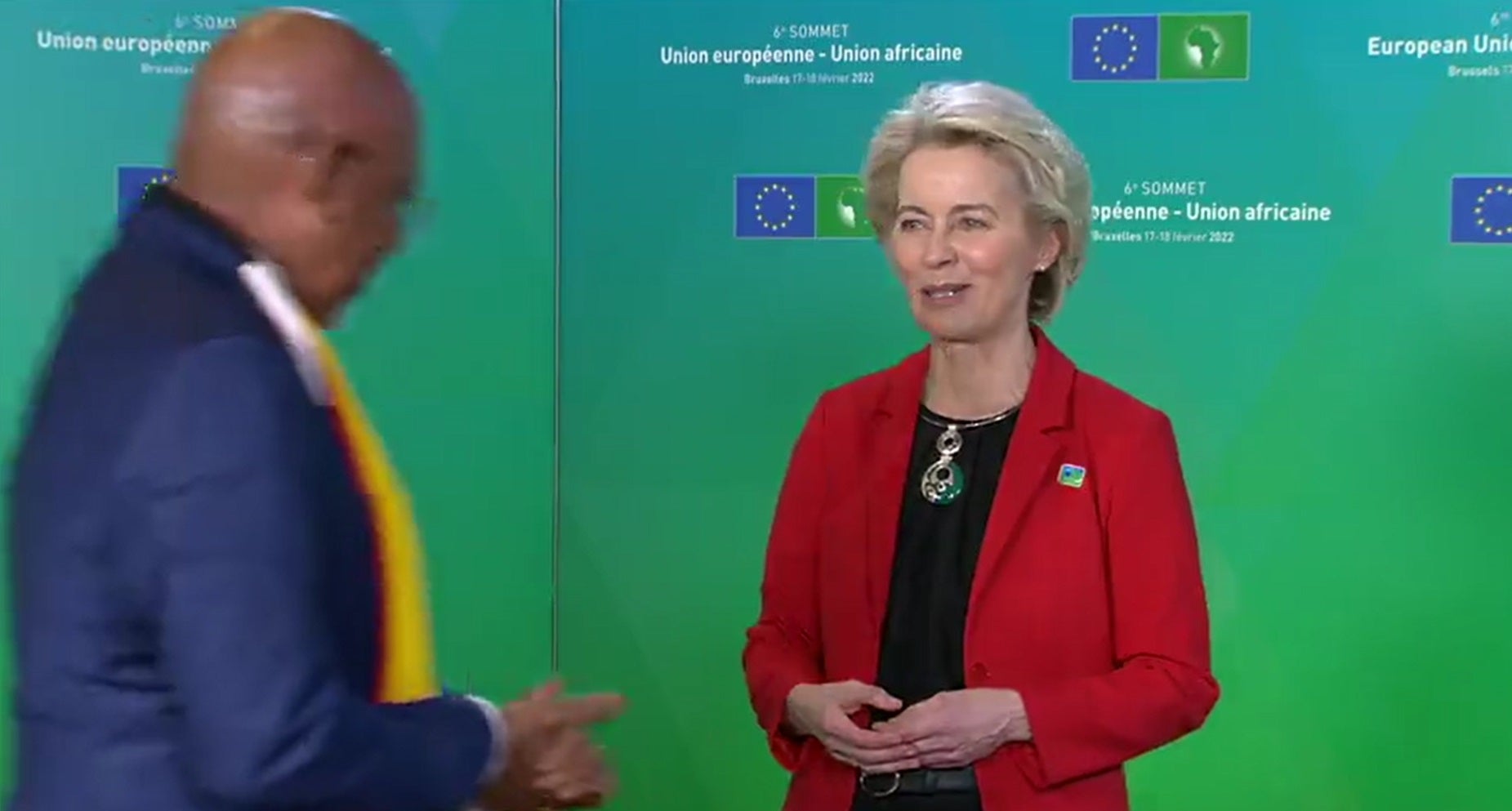 La reacción de Macron ante el desplante de un mandatario de Uganda a Von der Leyen La reacción de Macron ante el desplante de un mandatario de Uganda a Von der Leyen