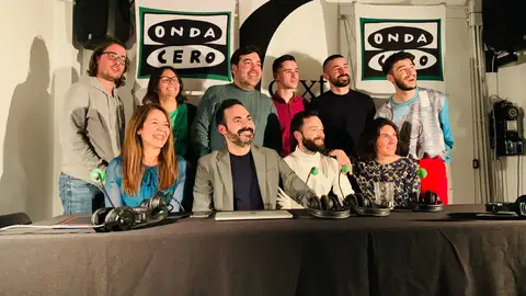 El equipo de Kinótico posa después de la edición número 300 del programa, en El Taller de CTXT El equipo de Kinótico posa después de la edición número 300 del programa, en El Taller de CTXT