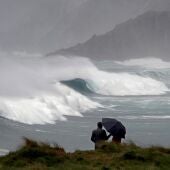 Grandes olas y lluvias en Galicia