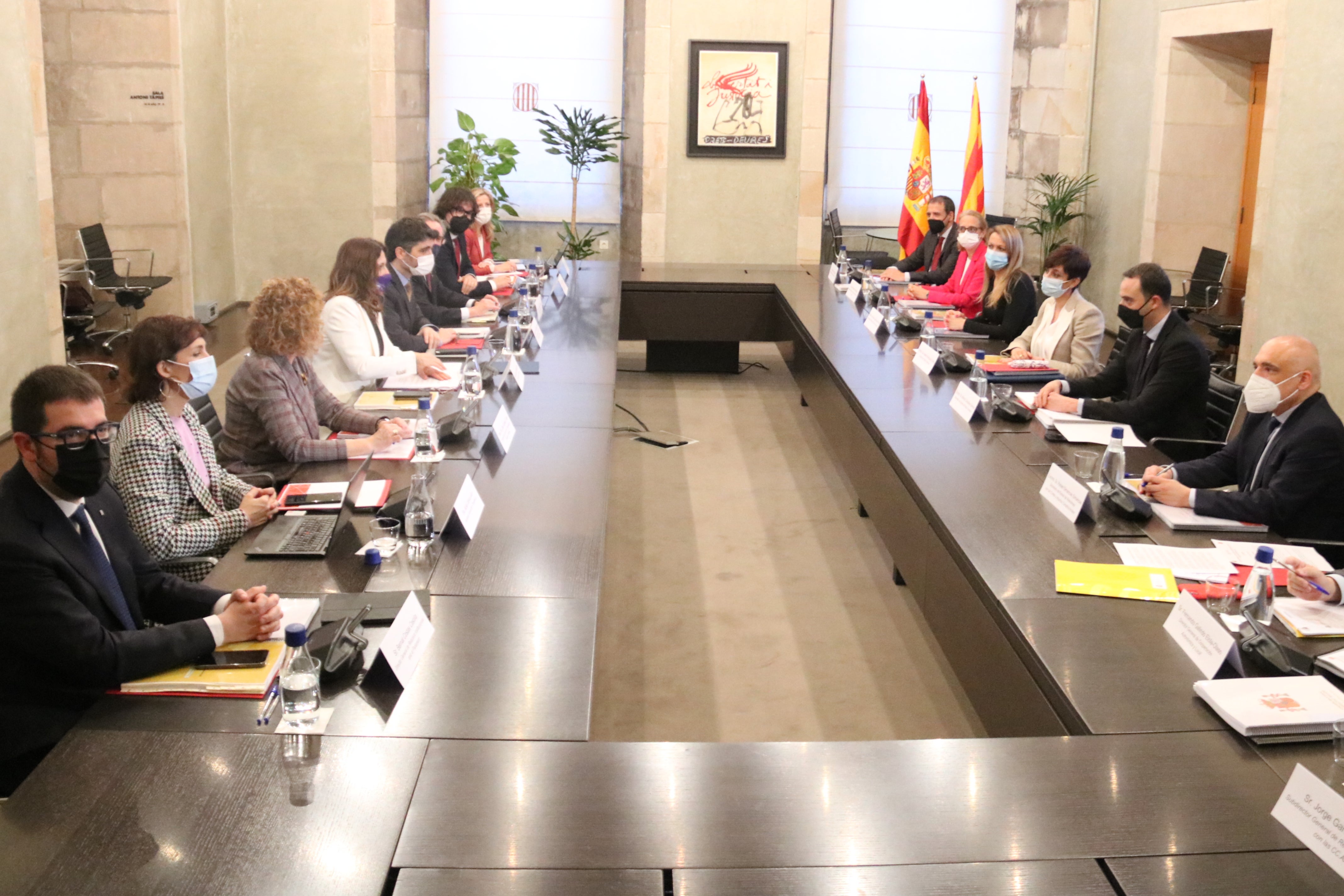 Per què serveix la comissió bilateral Estat-Generalitat? Per què serveix la comissió bilateral Estat-Generalitat?