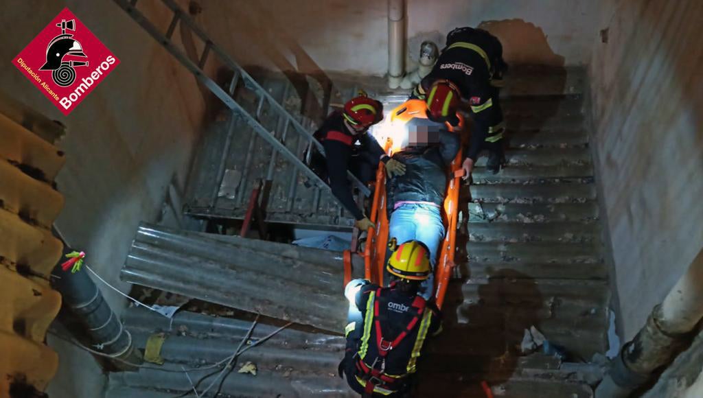 Un hombre cae en Novelda desde una altura de 15 metros al tratar de acceder por el patio de luz a una vivienda en la que se celebraba una fiesta Un hombre cae en Novelda desde una altura de 15 metros al tratar de acceder por el patio de luz a una vivienda en la que se celebraba una fiesta