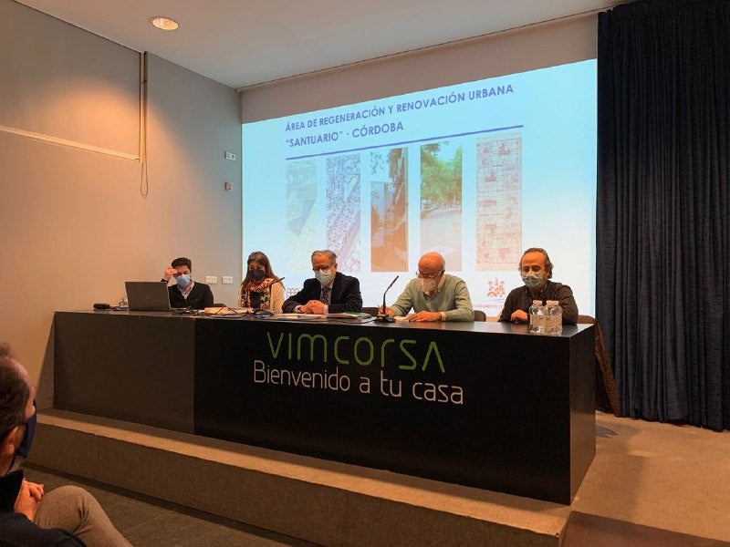 Vimcorsa reúne a los vecinos de Santuario y Fuensanta para activar la tramitación de ayudas a ascensores Vimcorsa reúne a los vecinos de Santuario y Fuensanta para activar la tramitación de ayudas a ascensores