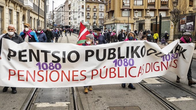 Pensionistas alaveses se suman al ayuno-encierro por una pensión mínima de 1080 € Pensionistas alaveses se suman al ayuno-encierro por una pensión mínima de 1080 €