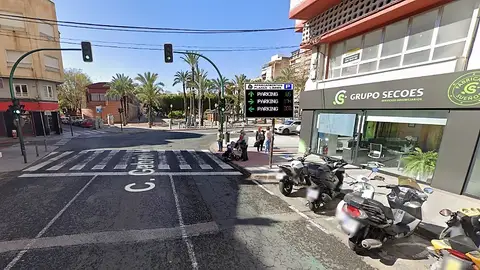 Simulación de los paneles informativos sobre los parking subterráneos que se quiere implantar en Elche. Simulación de los paneles informativos sobre los parking subterráneos que se quiere implantar en Elche.