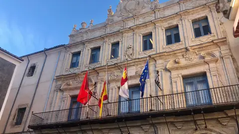 Fachada del Ayuntamiento de Cuenca Fachada del Ayuntamiento de Cuenca