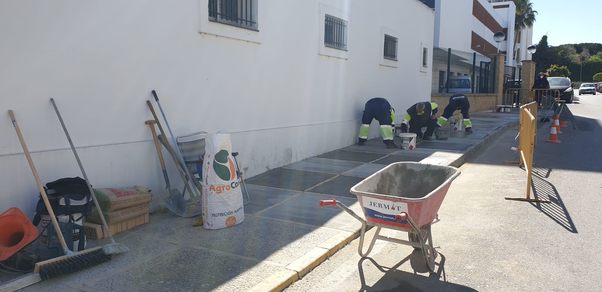 Nuevo acerado en la zona de Los Naranjos en Chiclana Nuevo acerado en la zona de Los Naranjos en Chiclana