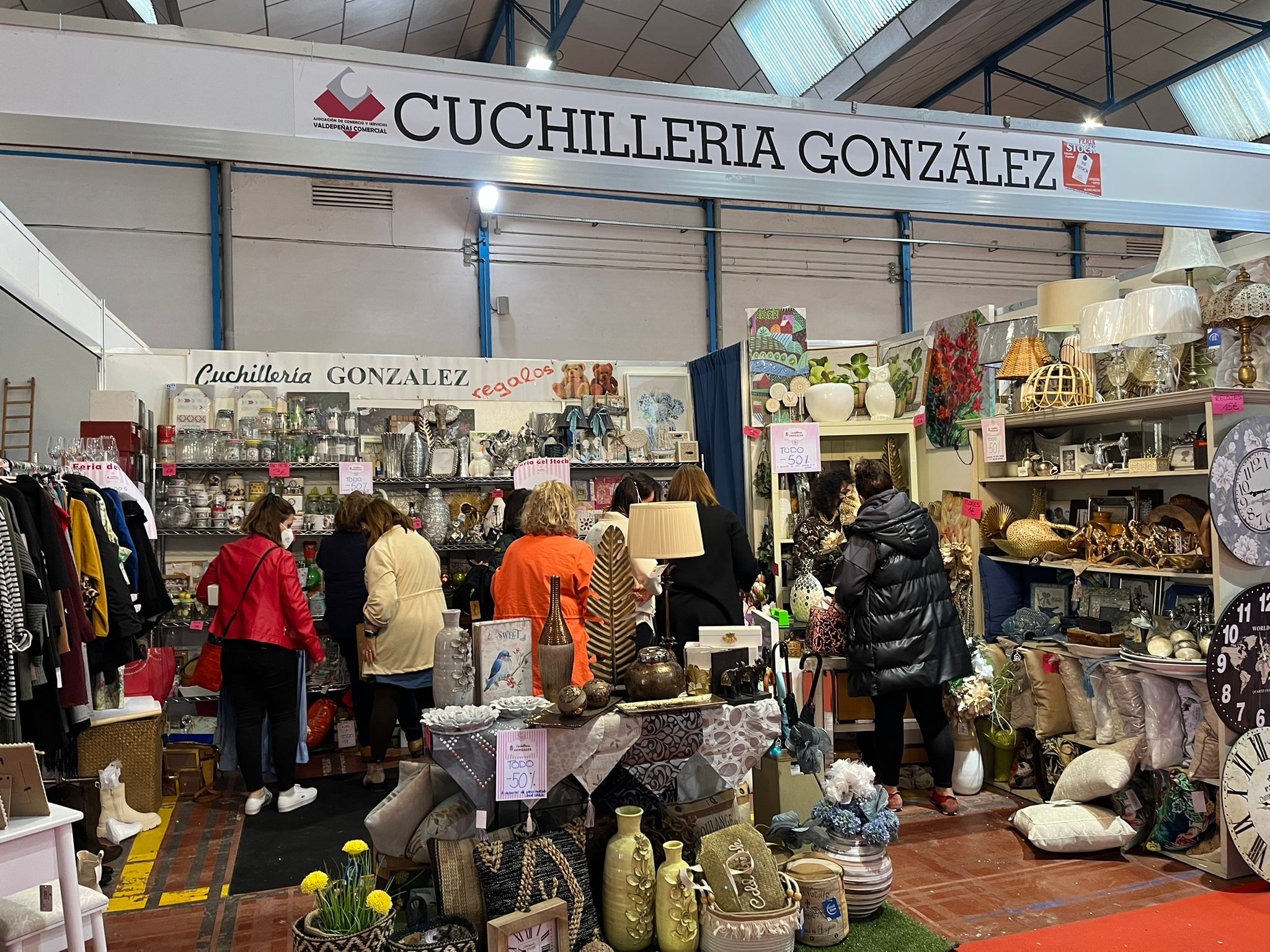 Cifras positivas de visitantes y ventas en la Feria del Stock de Valdepeñas Cifras positivas de visitantes y ventas en la Feria del Stock de Valdepeñas