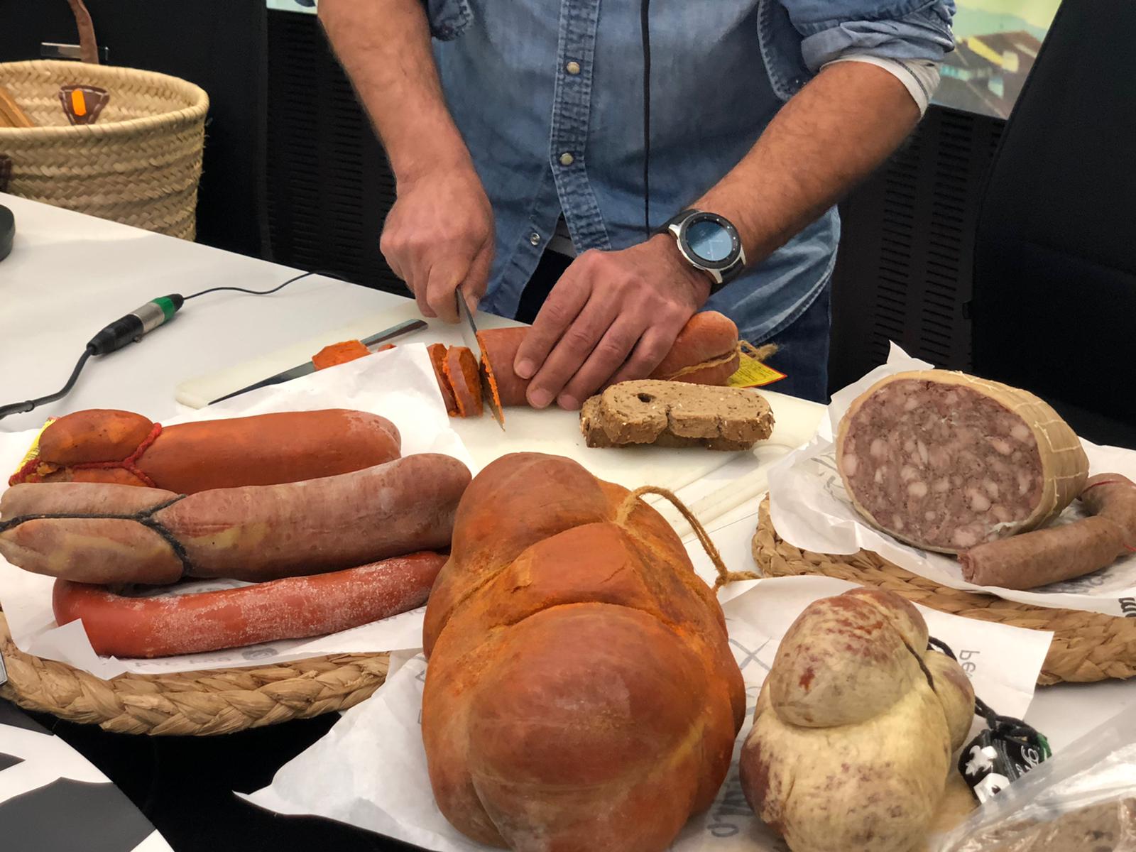 La sobrasada: distintas variedades y formas de preparar este tradicional producto mallorquín La sobrasada: distintas variedades y formas de preparar este tradicional producto mallorquín