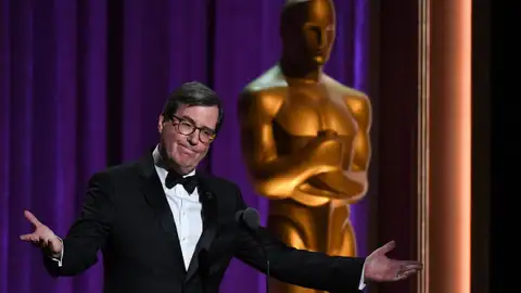 David Rubin, presidente de la Academia de Hollywood, ante una estatua gigante de un Premio Oscar David Rubin, presidente de la Academia de Hollywood, ante una estatua gigante de un Premio Oscar