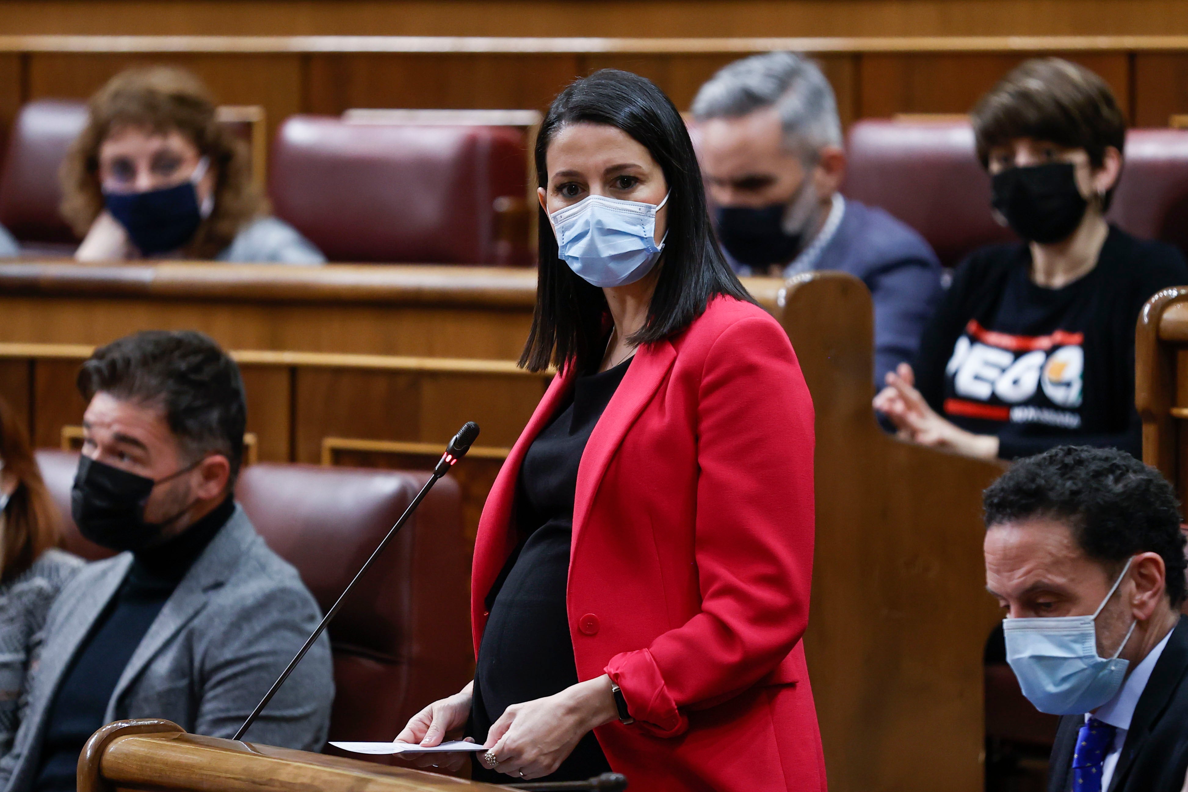Inés Arrimadas se coge unas semanas de baja para dar a luz a su segundo hijo Inés Arrimadas se coge unas semanas de baja para dar a luz a su segundo hijo