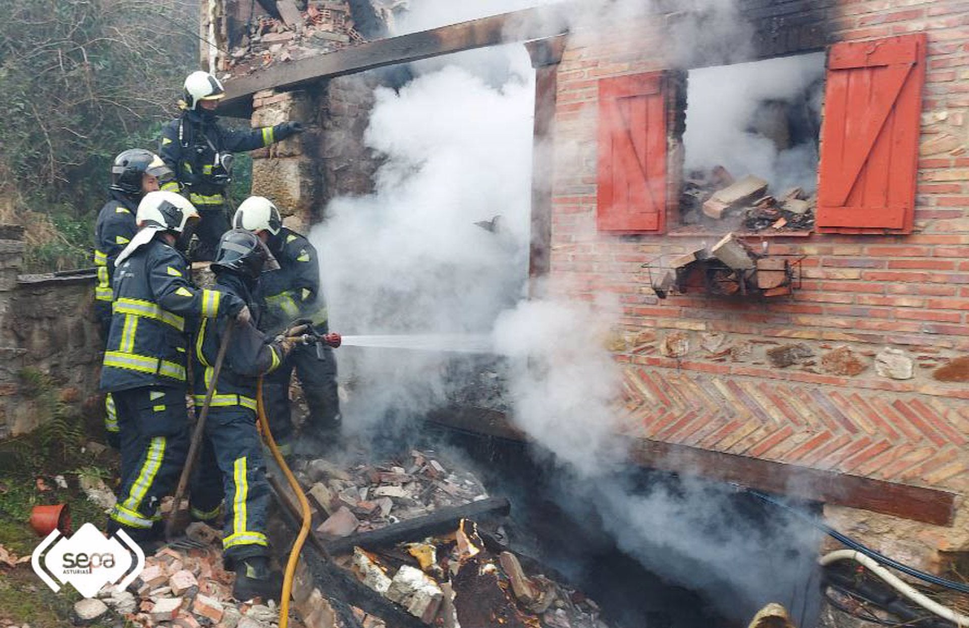 Fallece una mujer en un incendio en Piloña Fallece una mujer en un incendio en Piloña