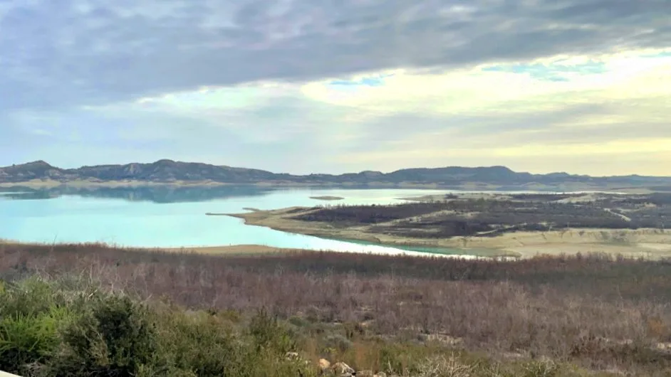 La sequía deja sin agua al embalse de La Pedrera. EMBALSE DE LA PEDRERA
