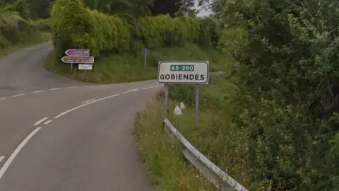 La AS-260 a la entrada de Gobiendes La AS-260 a la entrada de Gobiendes