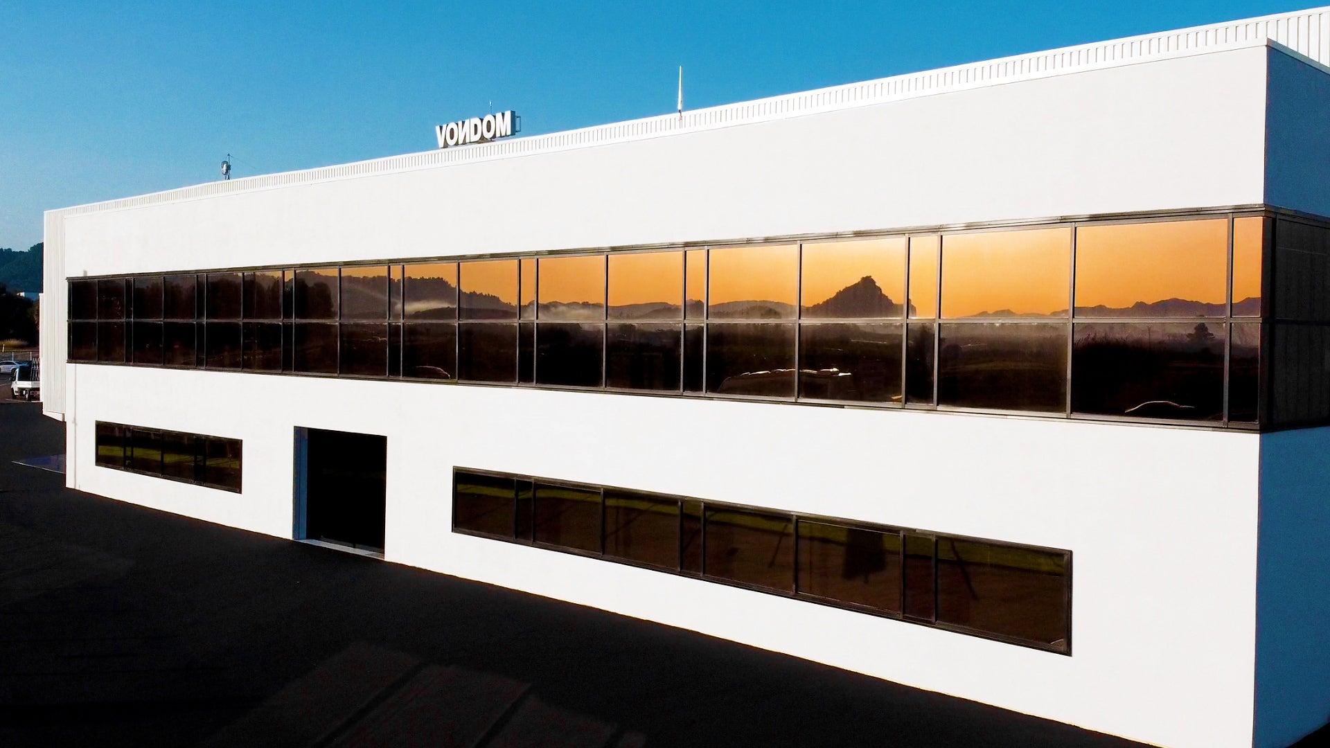 Vondom, innovación e internacionalización en el sector del mueble de exterior e interior Vondom, innovación e internacionalización en el sector del mueble de exterior e interior