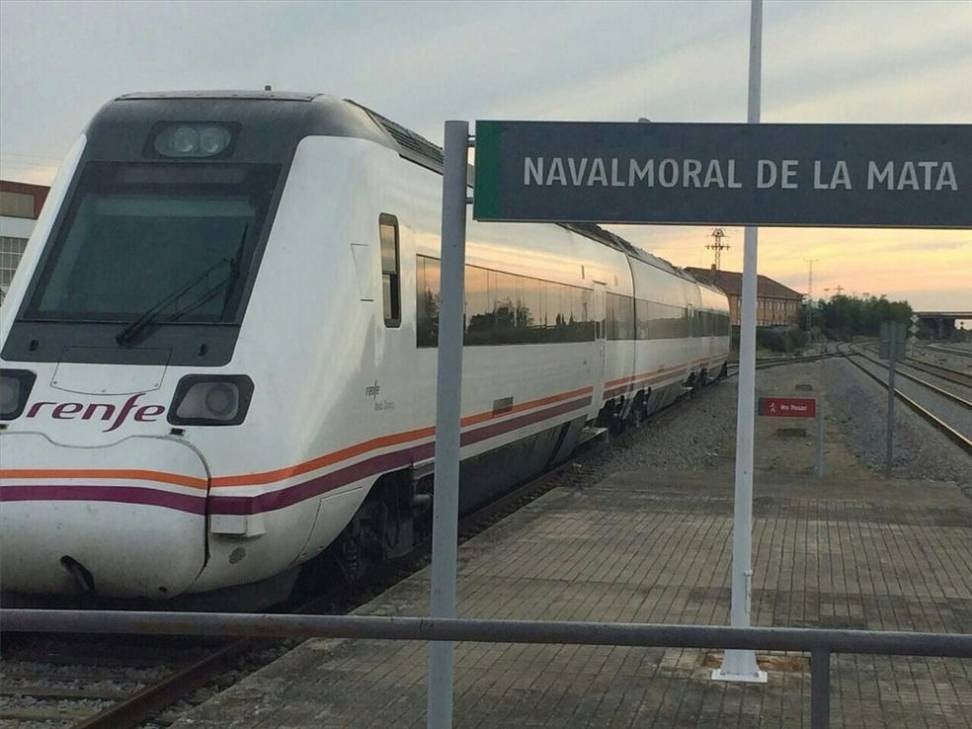 Adif adjudica por más de 70 millones el tramo Arroyo de Santa María-Navalmoral Adif adjudica por más de 70 millones el tramo Arroyo de Santa María-Navalmoral