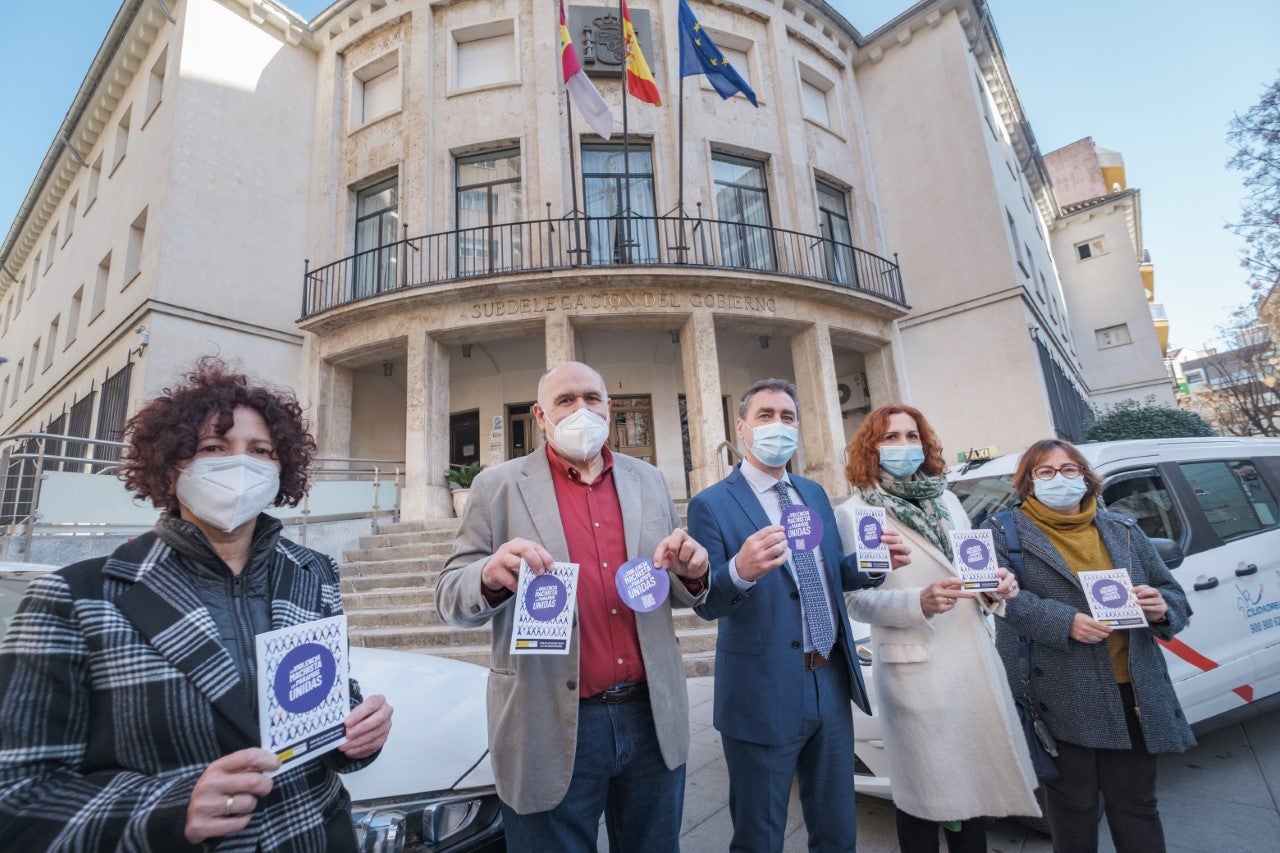 1.200 taxis de CLM, 286 de Ciudad Real, se convierten en Puntos Violeta contra la violencia de género 1.200 taxis de CLM, 286 de Ciudad Real, se convierten en Puntos Violeta contra la violencia de género