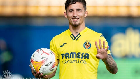 Pino tras anotar su hat trick