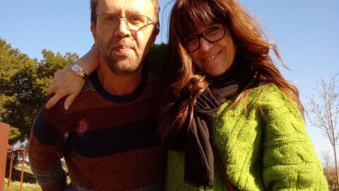 Juan Luis y María Jesús durante una parada en su viaje Juan Luis y María Jesús durante una parada en su viaje