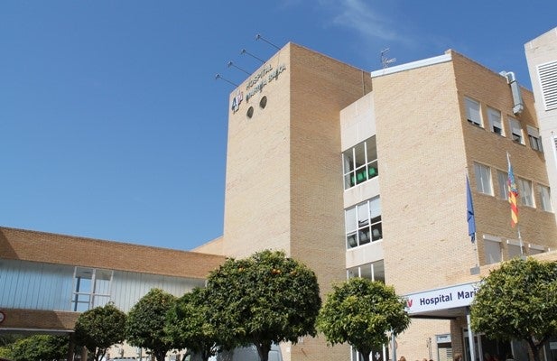 Herido el conductor de un patinete tras chocar contra un autobús en Benidorm Herido el conductor de un patinete tras chocar contra un autobús en Benidorm