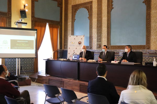 La UCO presenta la Cátedra Olive Health junto a la empresa UPL La UCO presenta la Cátedra Olive Health junto a la empresa UPL