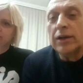 Svetlana Kamaz y Luis Delgado, durante una videollamada con Antena 3 TV.