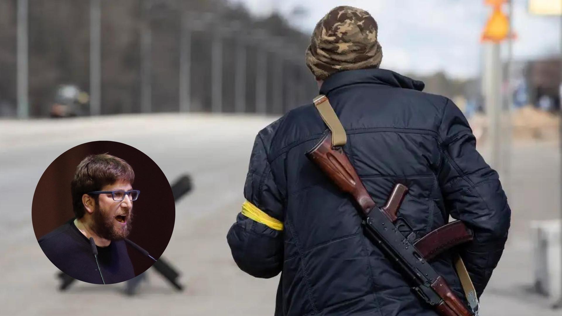 El eurodiputado Miguel Urbán justifica su rechazo al envío de armas a Ucrania: "Echaba más leña al fuego" El eurodiputado Miguel Urbán justifica su rechazo al envío de armas a Ucrania: "Echaba más leña al fuego"