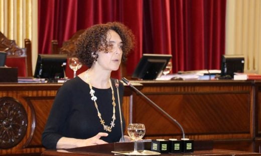 El Govern estudiará limitar la compra de casas en Menorca por extranjeros El Govern estudiará limitar la compra de casas en Menorca por extranjeros