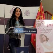 Almudena Baldó, edil de Igualdad, presenta los actos del 8-M en orihuela 