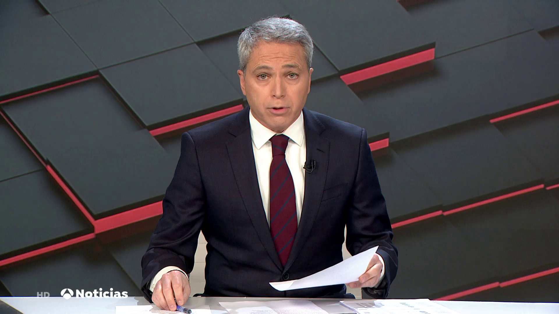 Vicente Vallés: "En muchas ocasiones hemos dejado de emitir imágenes relevantes hasta poder verificarlas" Vicente Vallés: "En muchas ocasiones hemos dejado de emitir imágenes relevantes hasta poder verificarlas"