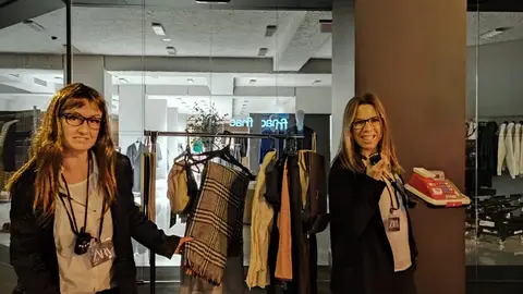 Lucía y Raquel Ganadoras carnaval 2022, con disfraz Zara