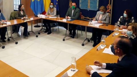 Adri&aacute;n Barb&oacute;n preside la comisi&oacute;n de coordinaci&oacute;n acogida personas refugiadas de Ucrania