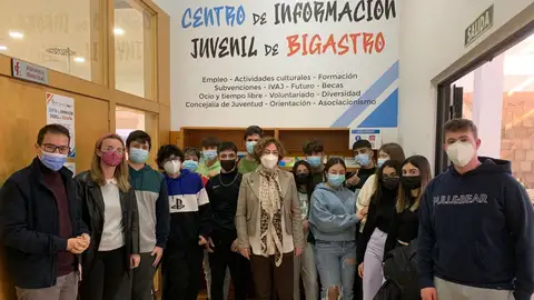 Bigastro habilita un espacio en la biblioteca municipal para el centro de información juvenil centro de información juvenil