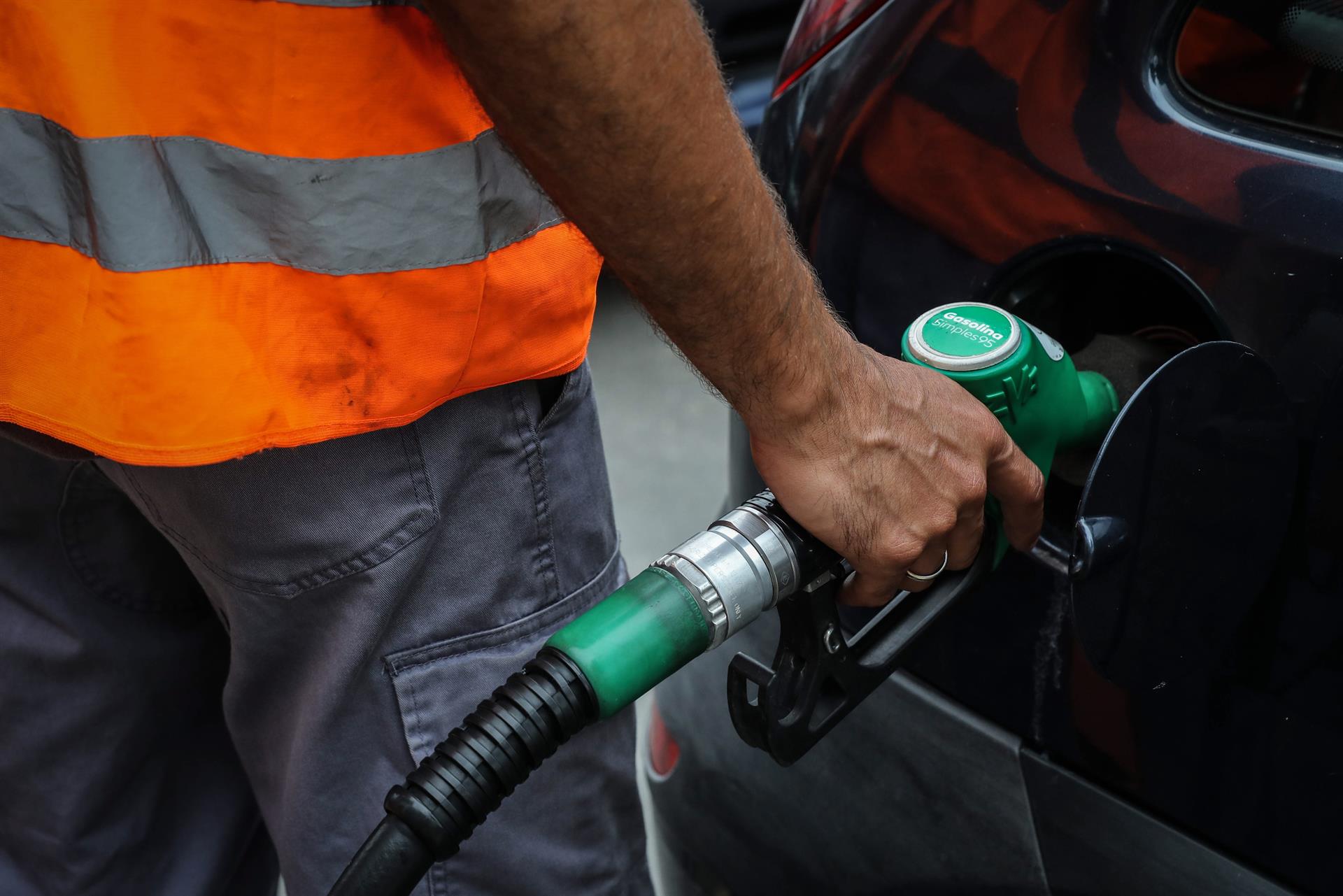 El precio de la gasolina en España ya es el más caro de la historia: esto cuesta llenar el depósito El precio de la gasolina en España ya es el más caro de la historia: esto cuesta llenar el depósito