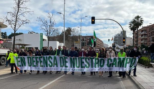 La plataforma en defensa del campo extremeño "tomaba" AGROEXPO para defender sus reivindicaciones La plataforma en defensa del campo extremeño "tomaba" AGROEXPO para defender sus reivindicaciones