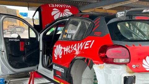 Coche de Alejandro Cach&oacute;n para el Rally de Lorca