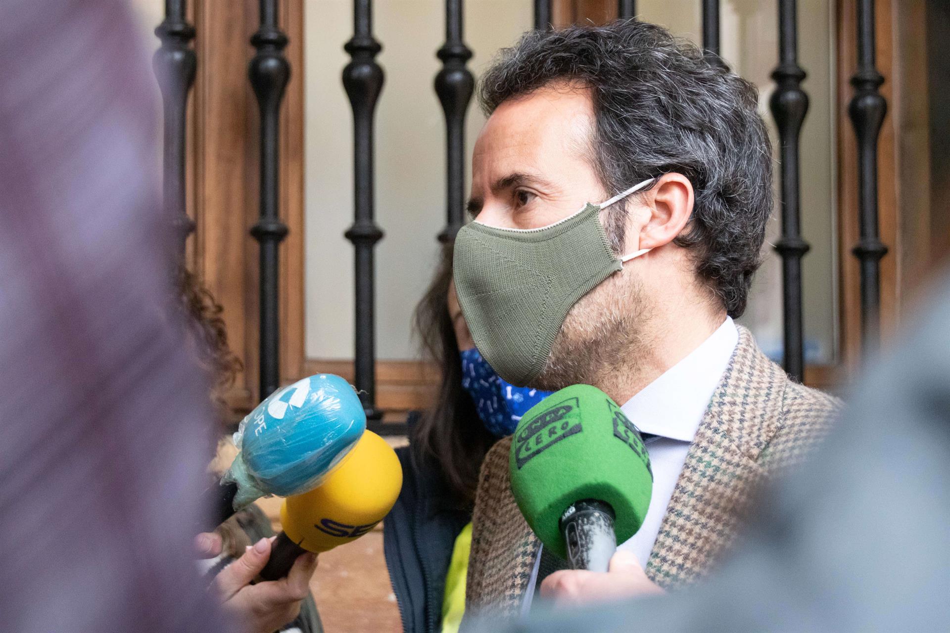 El PSOE pide investigar a Ignacio Cuesta El PSOE pide investigar a Ignacio Cuesta