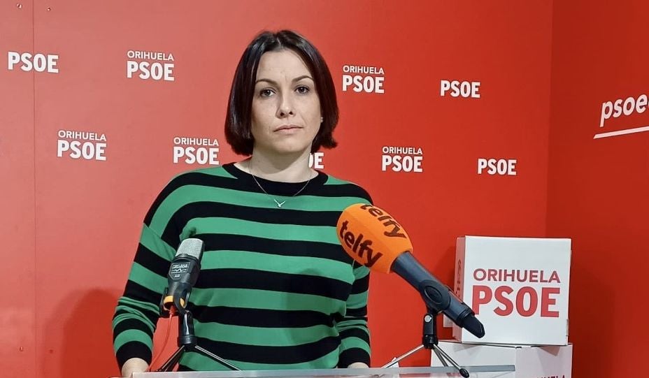 Carolina Gracia, portavoz PSOE, tras más de 8 de días de conflicto el Ayto. de Orihuela no ha hecho nada Carolina Gracia, portavoz PSOE, tras más de 8 de días de conflicto el Ayto. de Orihuela no ha hecho nada