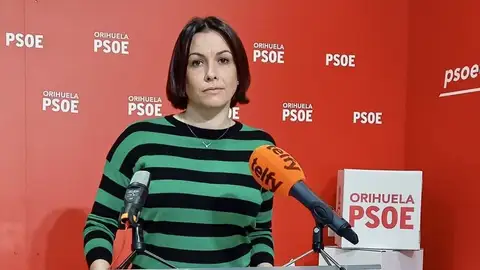 Carolina Gracia, portavoz PSOE, tras más de 8 de días de conflicto el Ayto. de Orihuela no ha hecho nada concentracion glorieta orihuela